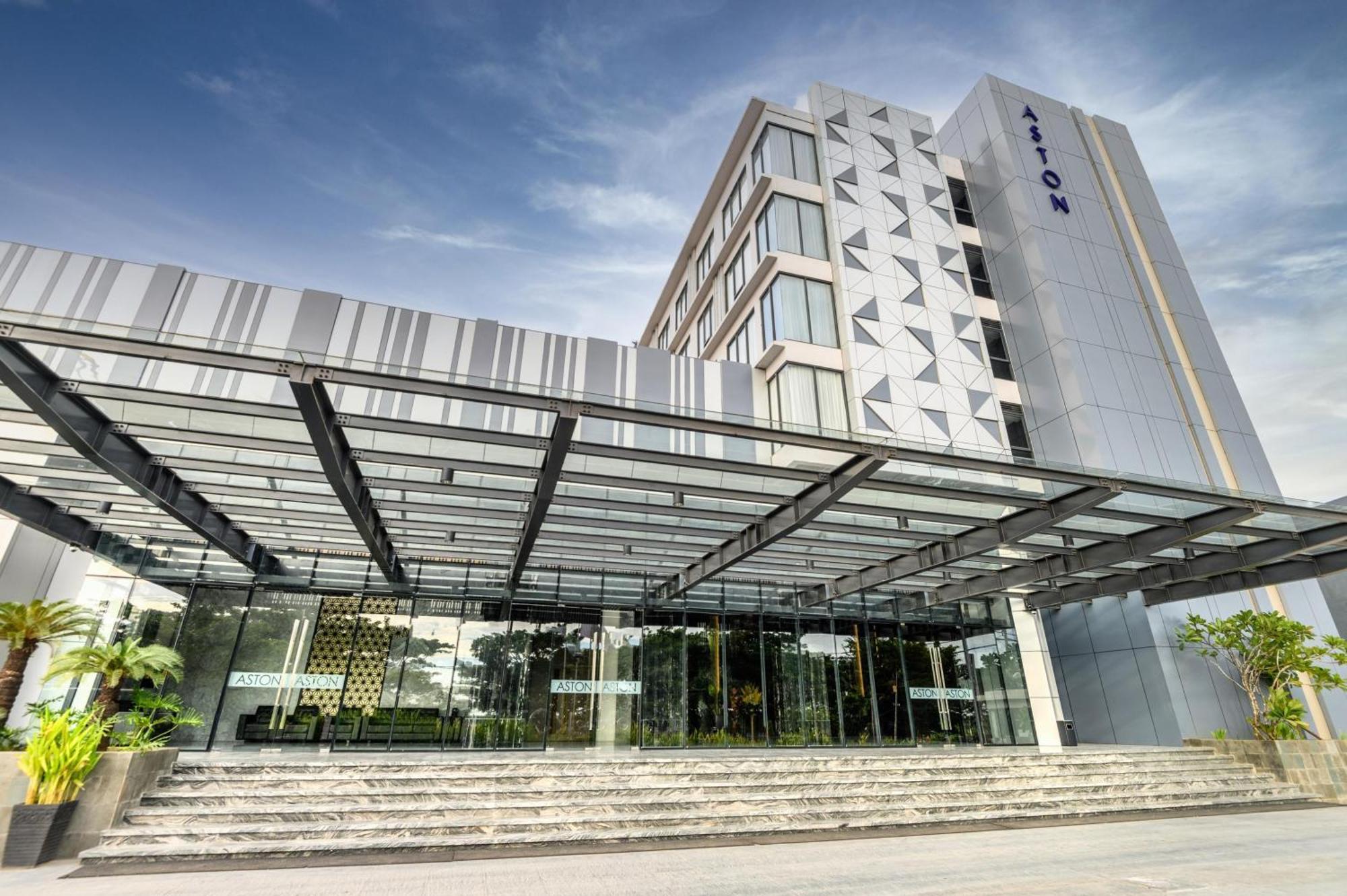 Aston Sorong Hotel & Conference Center Екстериор снимка