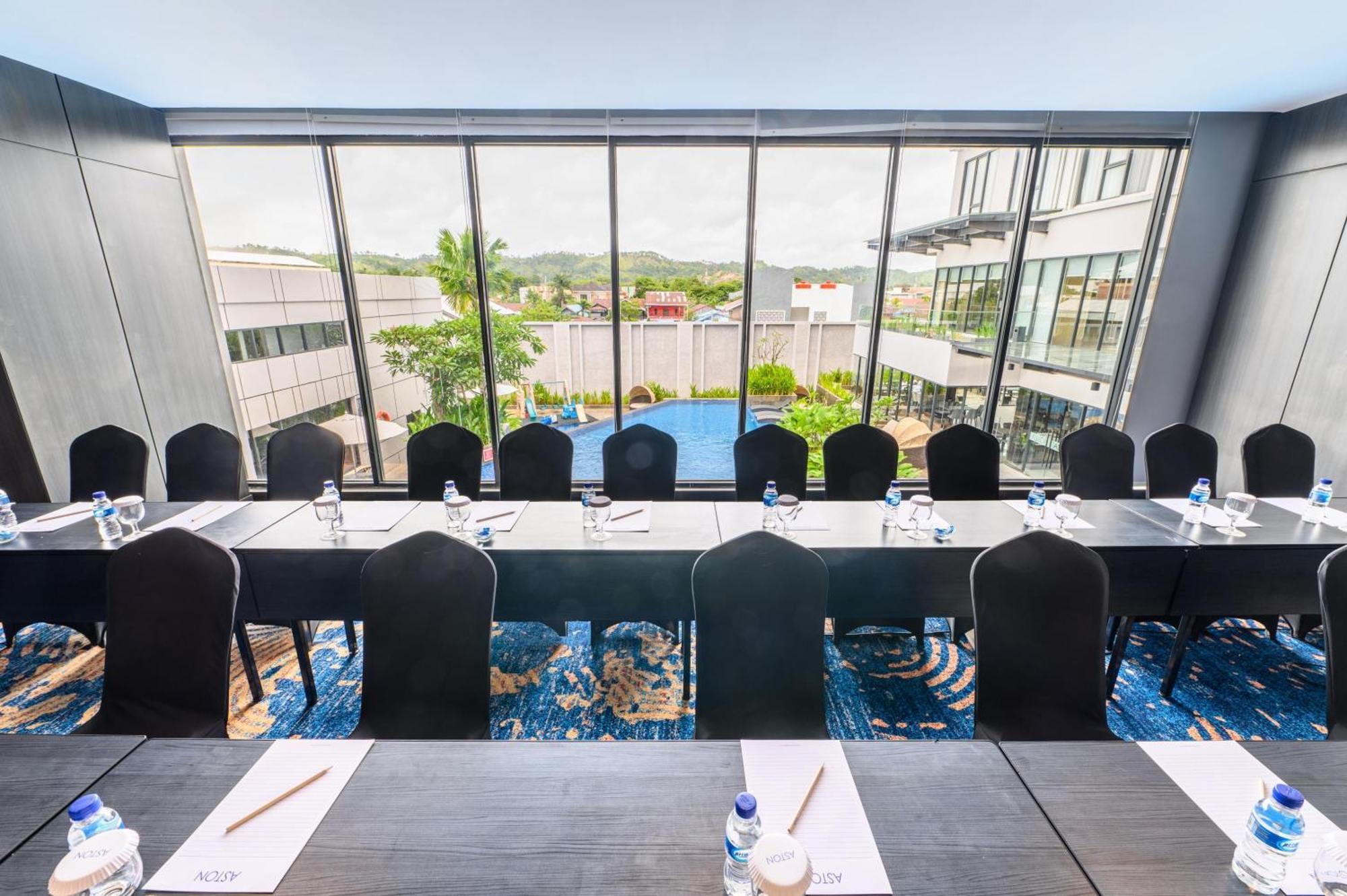 Aston Sorong Hotel & Conference Center Екстериор снимка