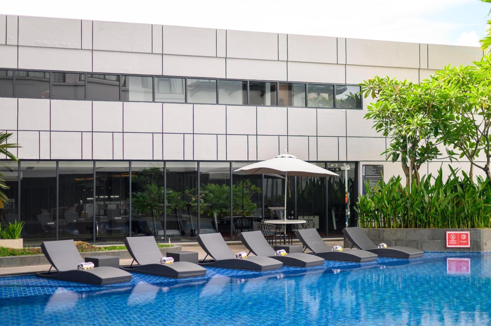 Aston Sorong Hotel & Conference Center Екстериор снимка